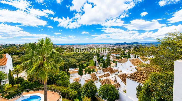Apartment | Resale in Mijas Costa in Mijas Costa, Costa del Sol - Photo 3