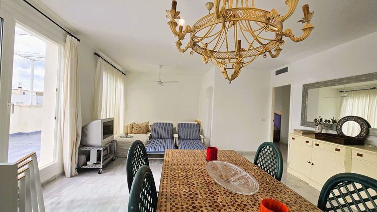 Apartment | Resale in Nueva Andalucía Others in Nueva Andalucía Others, Costa del Sol - Photo 5