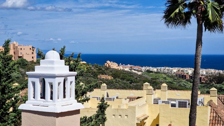 House | Resale in La Duquesa - Development photo 1