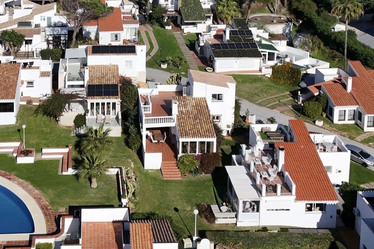 House | Resale in Miraflores in Miraflores, Costa del Sol - Photo 3