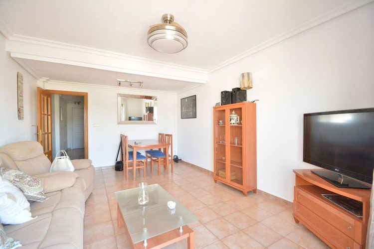 House | Resale in Guardamar del Segura in Guardamar del Segura, Costa Blanca - Photo 2