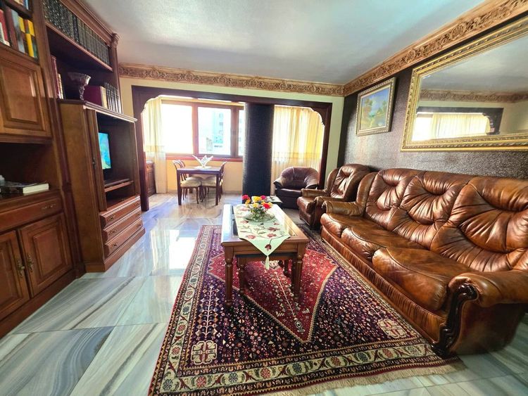 Apartment | Resale in Alicante in Alicante, Costa Blanca - Photo 3