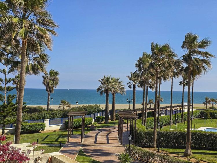 Apartment | Resale in San Luis de Sabinillas in San Luis de Sabinillas, Costa del Sol - Photo 3