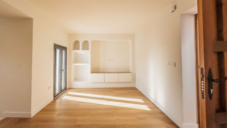 House | Resale in Ojén in Ojén, Costa del Sol - Photo 2