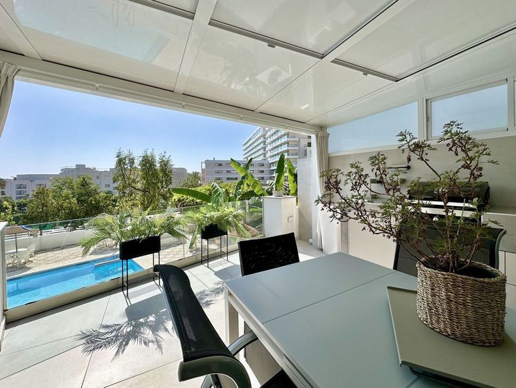 Apartment | Resale in Bajondillo in Bajondillo, Costa del Sol - Photo 2