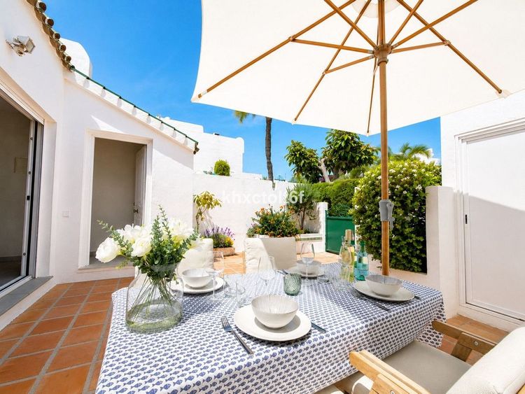 House | Resale in Aloha in Aloha, Costa del Sol - Photo 3