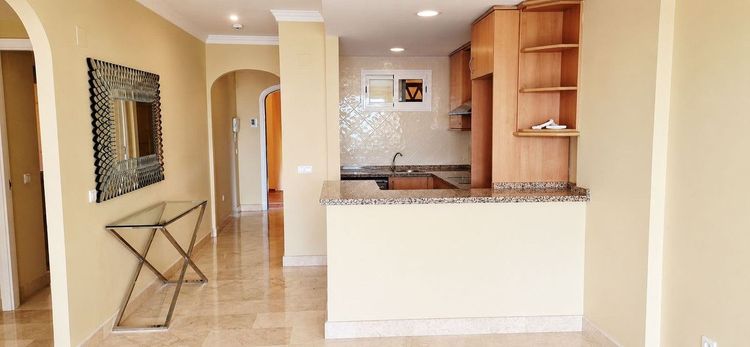 Apartment | Resale in Elviria in Elviria, Costa del Sol - Photo 5