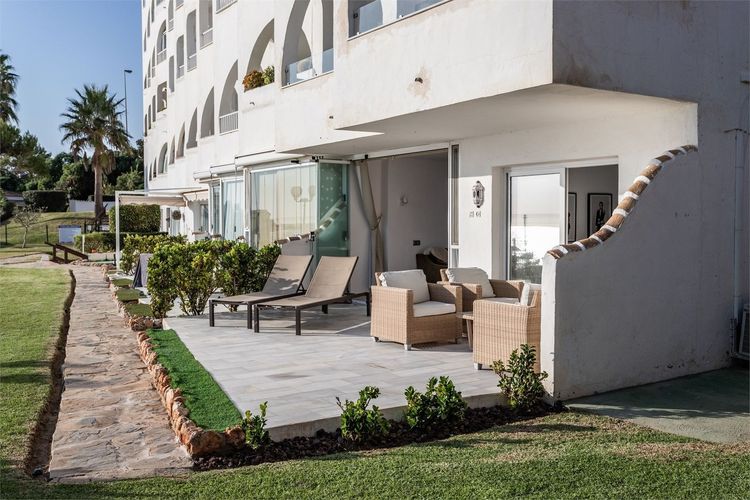 Apartment | Resale in Mijas Costa in Mijas Costa, Costa del Sol - Photo 4