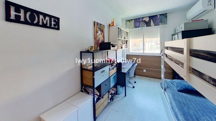 Apartment | Resale in Arroyo de la Miel in Arroyo de la Miel, Costa del Sol - Photo 5