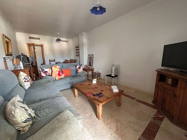 Apartment | Resale in Selwo in Selwo, Selwo - La Concha-Resina Golf, Costa del Sol - Photo 4