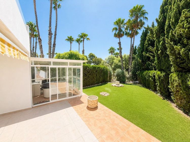 House | Resale in Villamartin in Villamartin, Costa Blanca - Photo 5