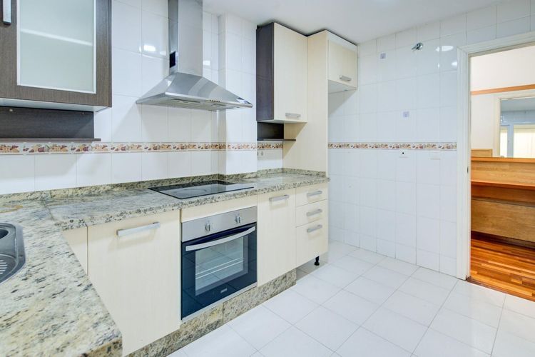 Apartment | Resale in Las Lagunas in Las Lagunas, Costa del Sol - Photo 3