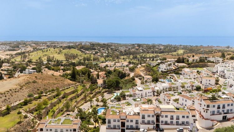 Penthouse | Resale in Benahavís in Benahavís Others, Costa del Sol - Photo 4