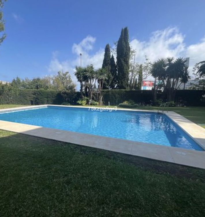 listing card gallery