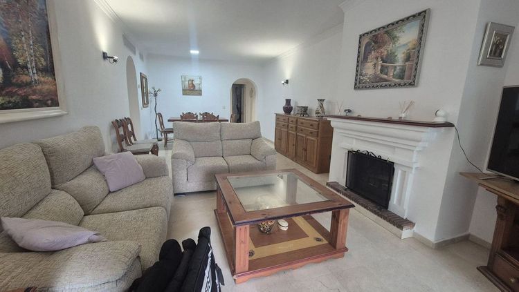 Apartment | Resale in Estepona in Estepona, Costa del Sol - Photo 3