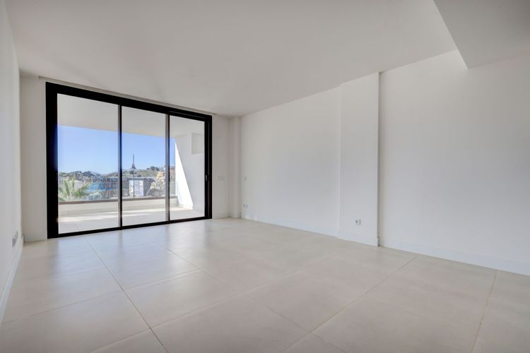 Apartment | Resale in Fuengirola in Fuengirola, Costa del Sol - Photo 3