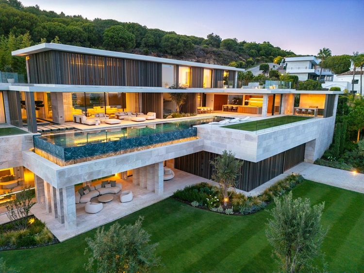 House | Resale in Sotogrande Alto in Sotogrande Alto, Sotogrande, Costa del Sol - Photo 2
