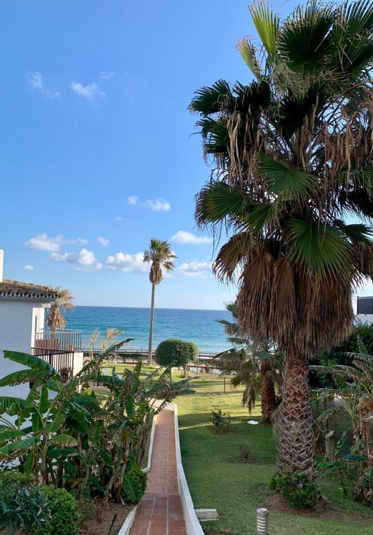 Apartment | Resale in Calahonda in Calahonda, Costa del Sol - Photo 2