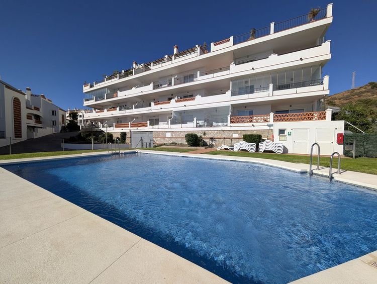 Penthouse | Resale in Calahonda in Calahonda, Costa del Sol - Photo 2