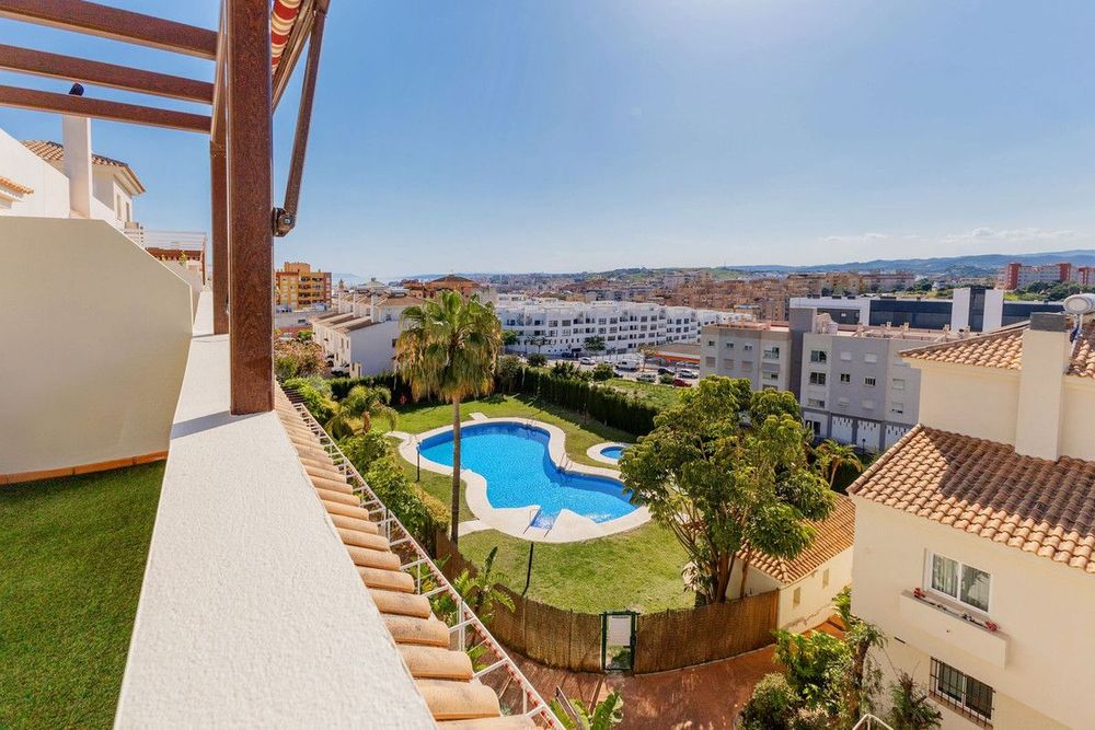 Penthouse | Resale in Estepona in Estepona, Costa del Sol - Main property photo