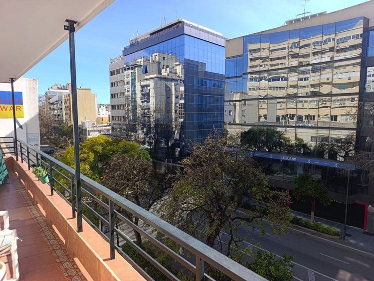 Apartment | Resale in Marbella in Marbella Others, Costa del Sol - Photo 2