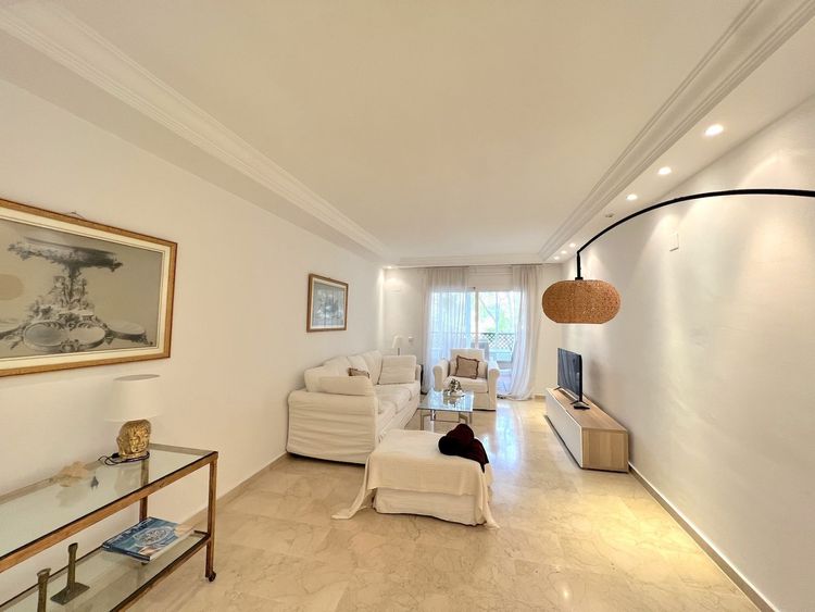 listing card gallery