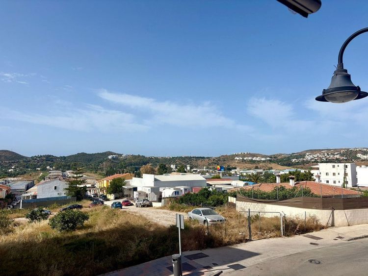 Apartment | Resale in Las Lagunas in Las Lagunas, Costa del Sol - Photo 3