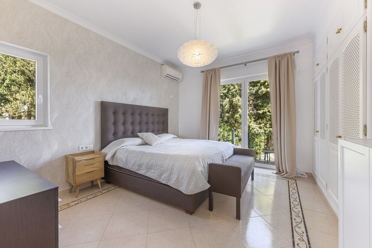 House | Resale in Sotogrande in Sotogrande Others, Costa del Sol - Photo 3