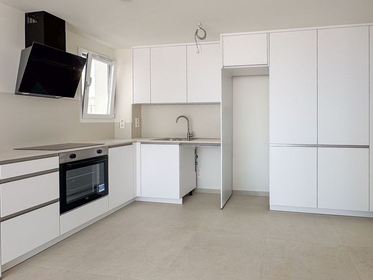 Apartment | Resale in Fuengirola in Fuengirola Others, Costa del Sol - Photo 2