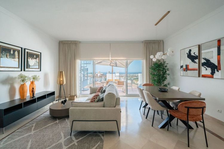 Penthouse | Resale in Benahavís in Benahavís Others, Costa del Sol - Photo 2