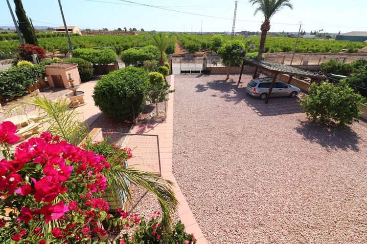 House | Resale in Albatera in Albatera, Costa Blanca - Photo 2