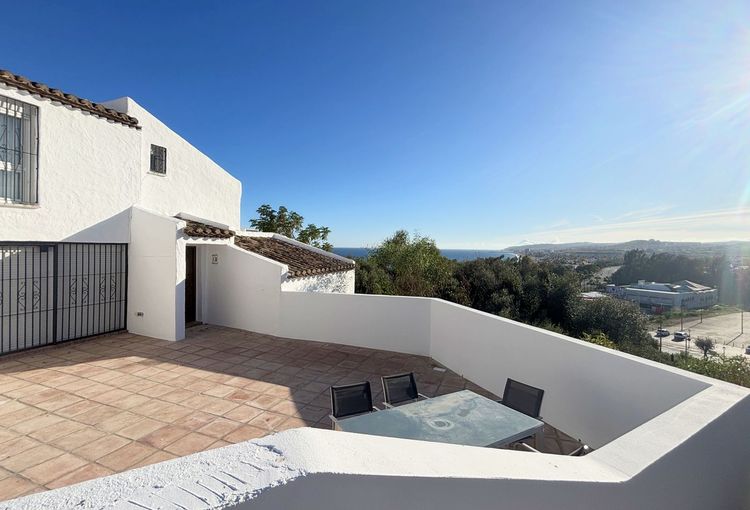 House | Resale in Casares Playa in Casares Playa, Costa del Sol - Photo 2