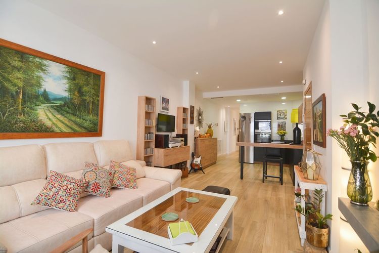 listing card gallery
