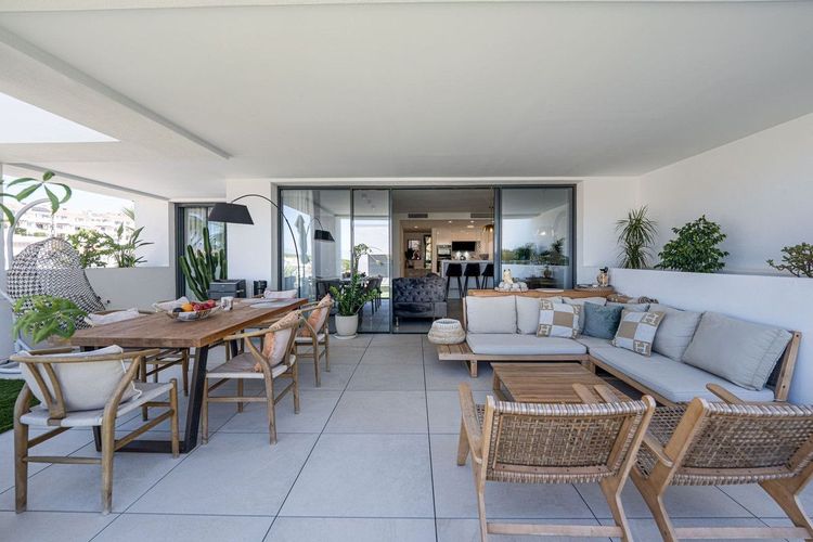 Apartment | Resale in Cabopino in Cabopino, Costa del Sol - Photo 5