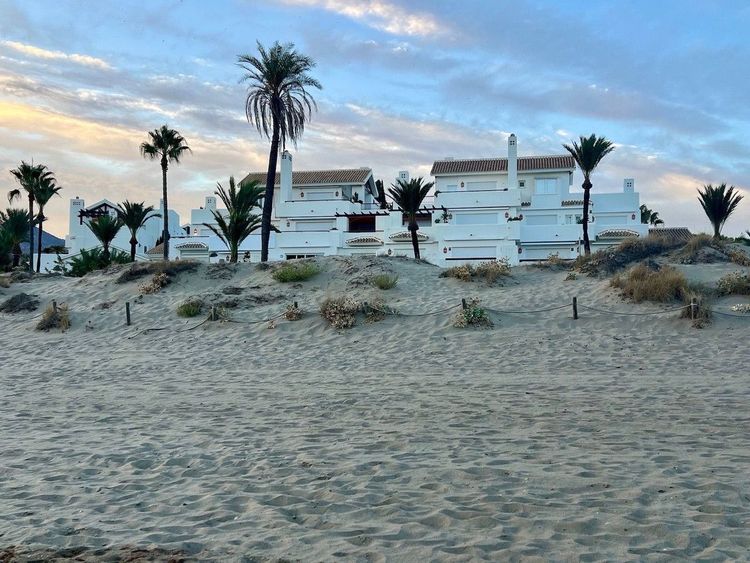 Apartment | Resale in Marbella in Marbella Others, Costa del Sol - Photo 2