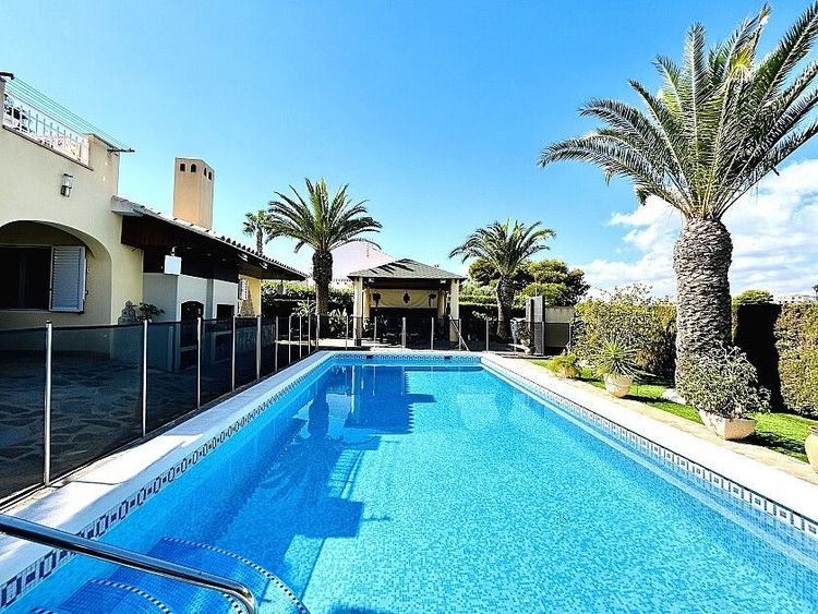 House | Resale in Cabo Roig in Cabo Roig, Costa Blanca - Main property photo