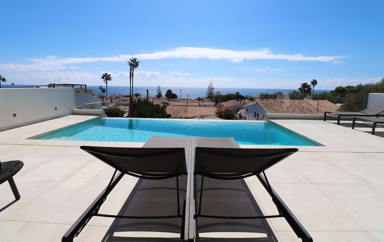 listing card gallery