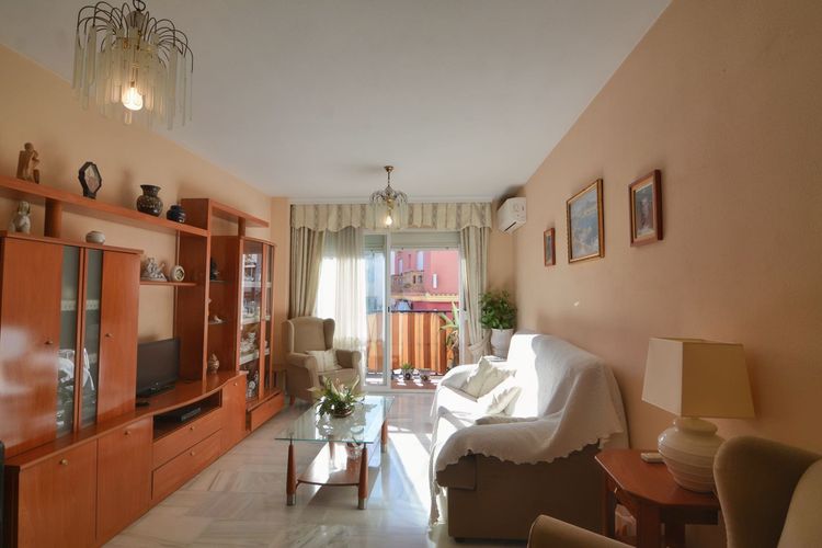 Apartment | Resale in Las Lagunas in Las Lagunas, Costa del Sol - Photo 5