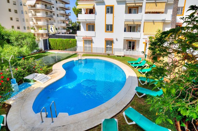 Apartment | Resale in Nueva Andalucía in Nueva Andalucía Others, Costa del Sol - Photo 2