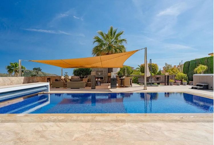 House | Resale in Moraira in Moraira, Costa Blanca - Photo 4