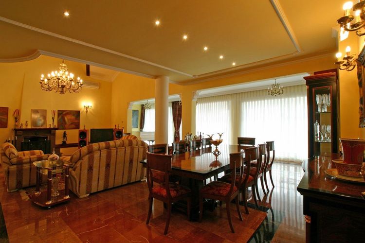 House | Resale in Málaga in Málaga, Costa del Sol - Photo 5