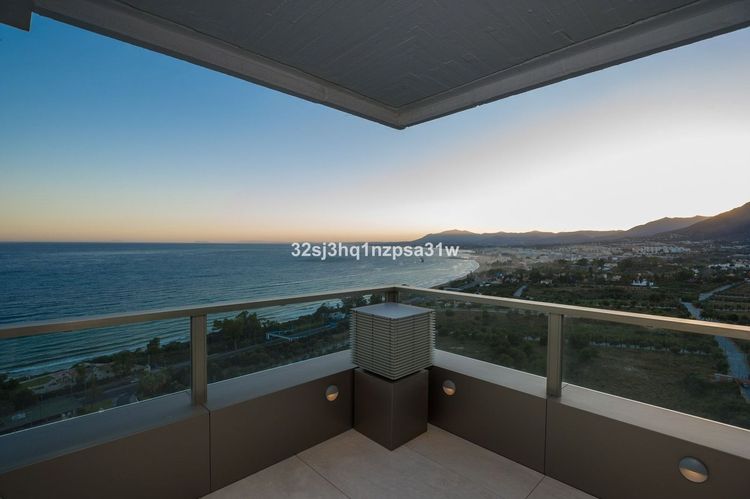 listing card gallery