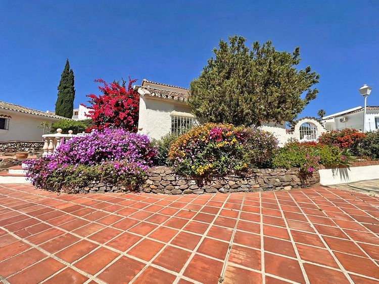 House | Resale in Mijas Costa in Mijas Costa, Costa del Sol - Photo 5