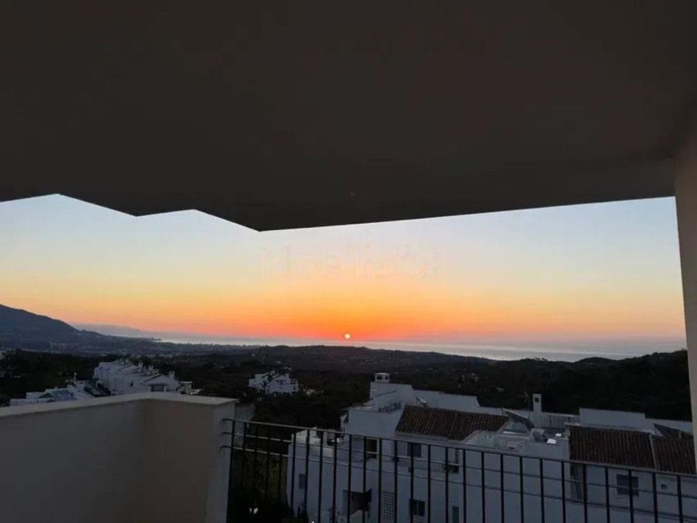 Apartment | Resale in Ojén in Ojén, Costa del Sol - Main property photo