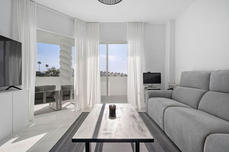 Apartment | Resale in Calahonda in Calahonda, Costa del Sol - Photo 5