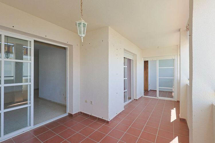 Apartment | Resale in Arroyo de la Miel in Arroyo de la Miel, Costa del Sol - Photo 2