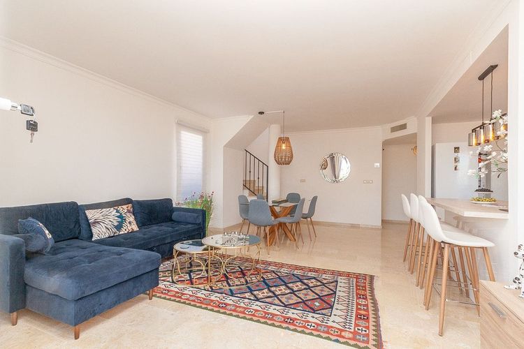 Penthouse | Resale in Elviria in Elviria, Costa del Sol - Photo 2