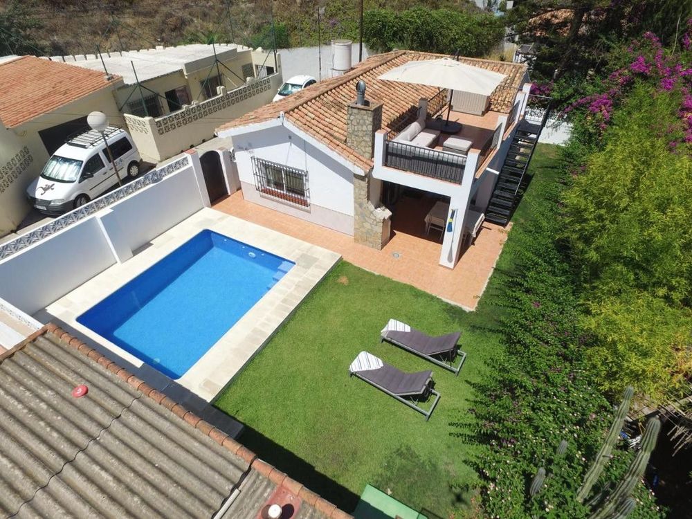 House | Resale in Los Boliches in Los Boliches, Costa del Sol - Main property photo