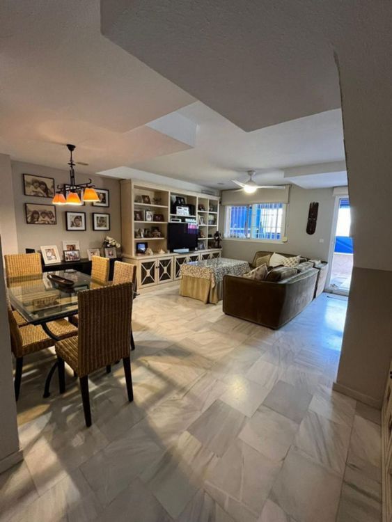 House | Resale in Costabella in Costabella, Costa del Sol - Photo 2