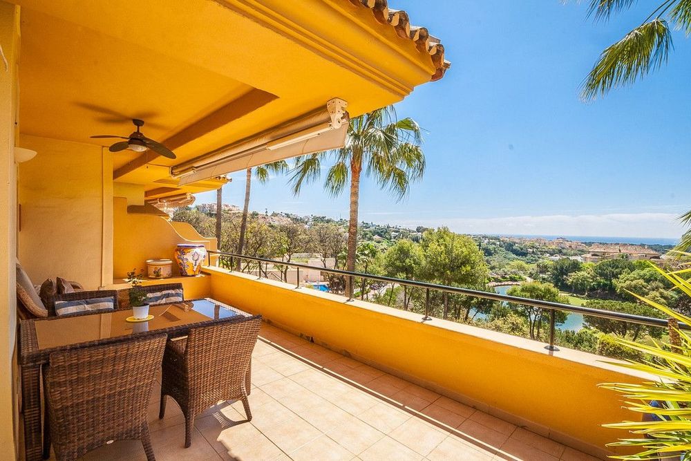 Apartment | Resale in Elviria - Property photo 1